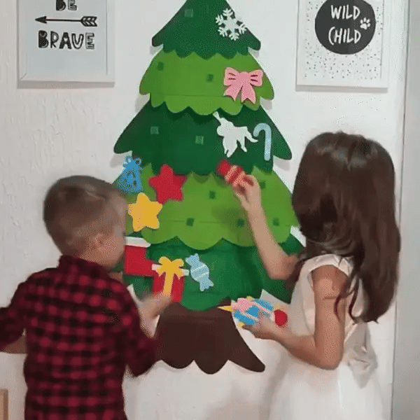 Brad de Crăciun din Fetru cu 32 Ornamente & Instalatie LED